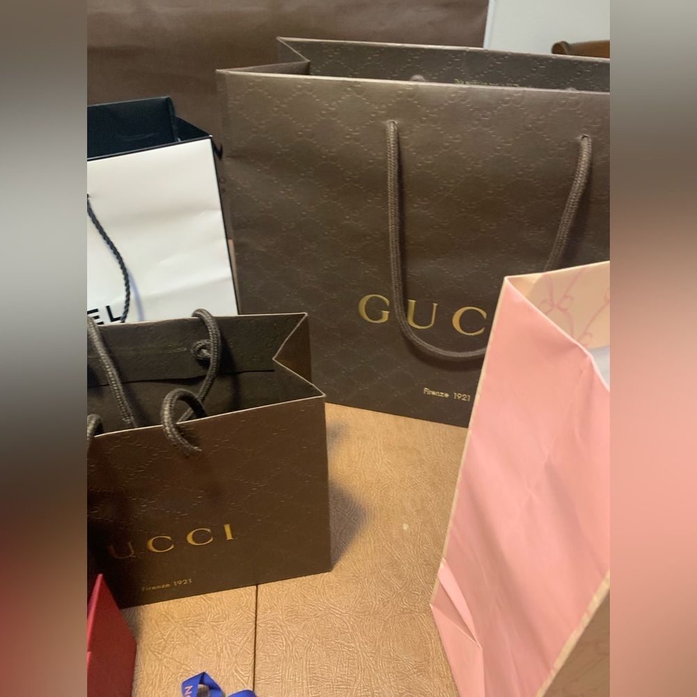 Louis Vuitton, Gucci, Chanel, Prada & more shopping bags and boxes - Picture 5 of 9